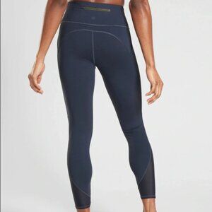 Athleta Lightning Capri Leggings in SuperSonic NAVY w Mesh Panels Size Small ST